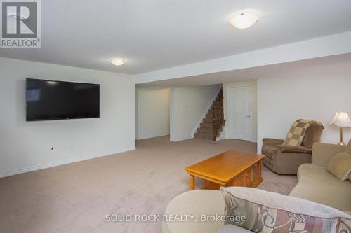 247 Shinny Avenue, Ottawa, ON - Indoor Photo Showing Living Room