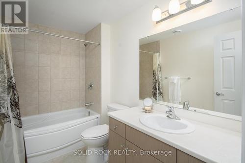 247 Shinny Avenue, Ottawa, ON - Indoor Photo Showing Bathroom