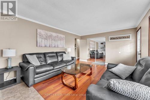 42 Riverbend Road, North Bay (Ferris), ON - Indoor Photo Showing Living Room