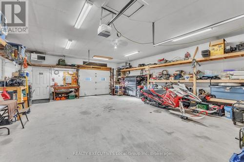 42 Riverbend Road, North Bay (Ferris), ON - Indoor Photo Showing Garage