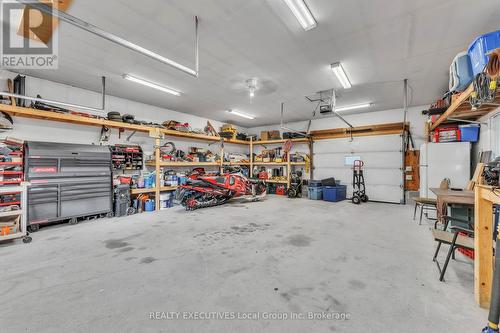 42 Riverbend Road, North Bay (Ferris), ON - Indoor Photo Showing Garage