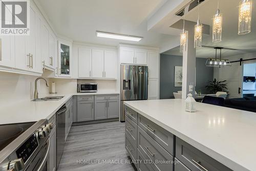 1201 - 714 The West Mall, Toronto, ON - Indoor Photo Showing Kitchen With Upgraded Kitchen