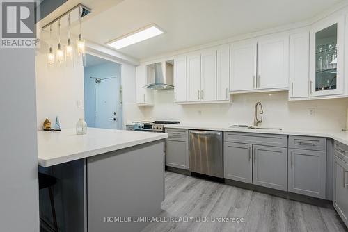 1201 - 714 The West Mall, Toronto, ON - Indoor Photo Showing Kitchen With Upgraded Kitchen