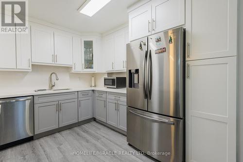 1201 - 714 The West Mall, Toronto, ON - Indoor Photo Showing Kitchen
