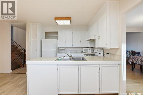 510 Bate Crescent, Saskatoon, SK - Indoor Photo Showing Kitchen