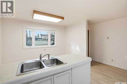 510 Bate Crescent, Saskatoon, SK - Indoor Photo Showing Kitchen With Double Sink