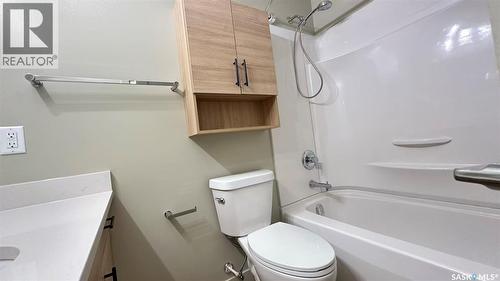 207 4555 Rae Street, Regina, SK - Indoor Photo Showing Bathroom