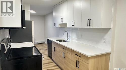 207 4555 Rae Street, Regina, SK - Indoor Photo Showing Kitchen
