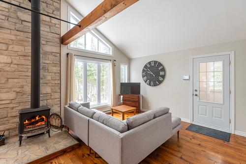 Living room - 1181 Ch. Du Domaine, Notre-Dame-De-La-Merci, QC - Indoor Photo Showing Living Room With Fireplace