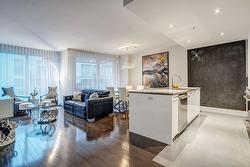 501-901 Rue de la Commune E.  Montréal (Ville-Marie), QC H2L 0E2