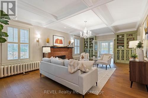 50 Hillcrest Avenue, St. Catharines (Old Glenridge), ON - Indoor Photo Showing Living Room