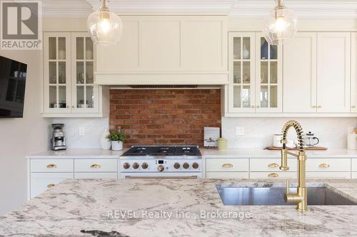 50 Hillcrest Avenue, St. Catharines (Old Glenridge), ON - Indoor Photo Showing Kitchen