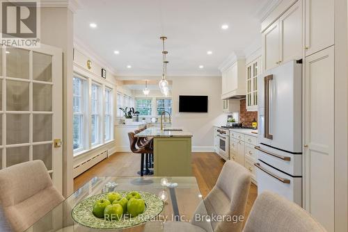 50 Hillcrest Avenue, St. Catharines (Old Glenridge), ON - Indoor Photo Showing Kitchen With Upgraded Kitchen