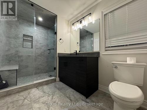 866 Khan Crescent, Mississauga, ON - Indoor Photo Showing Bathroom