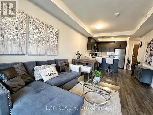 507 - 30 Hamilton Street S, Hamilton, ON - Indoor Photo Showing Living Room