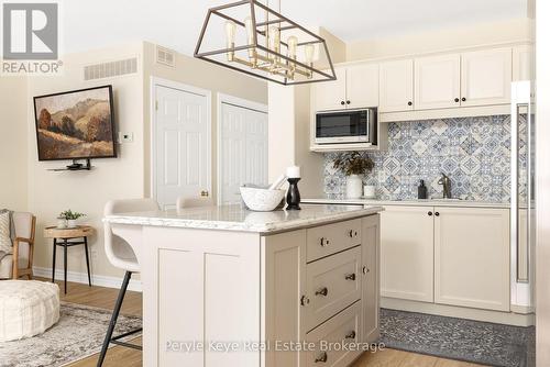 143 Pine Street, Bracebridge (Macaulay), ON - Indoor Photo Showing Kitchen