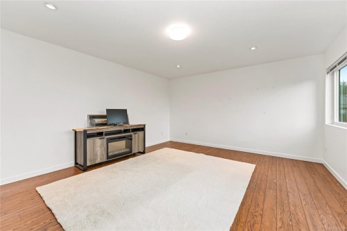 5198 Beckton Rd, Saanich, BC 