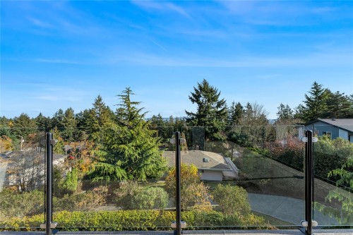 5198 Beckton Rd, Saanich, BC 
