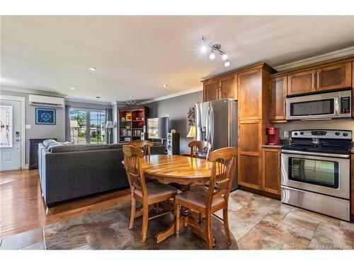 71 Lakeburn Ave, Dieppe, NB 