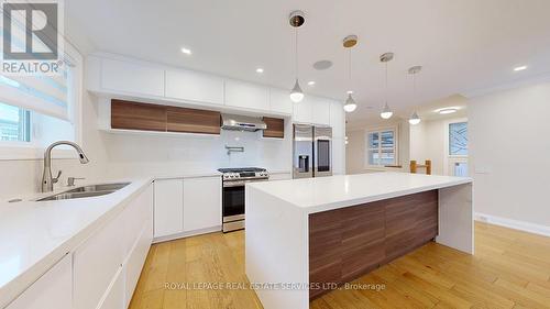 12 Warlingham Court, Toronto, ON - Indoor Photo Showing Kitchen With Double Sink With Upgraded Kitchen