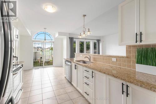 Upgraded Kitchen with Eat in area - 508 Pepperville Crescent, Ottawa, ON - Indoor Photo Showing Kitchen With Upgraded Kitchen