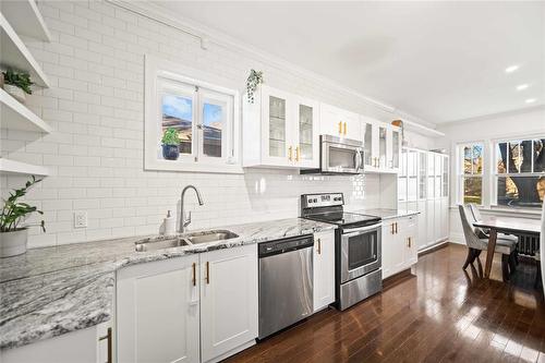 149 Campbell Street, Winnipeg, MB - Indoor Photo Showing Kitchen With Double Sink With Upgraded Kitchen