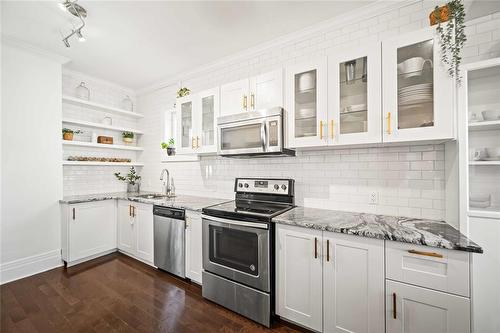 149 Campbell Street, Winnipeg, MB - Indoor Photo Showing Kitchen With Upgraded Kitchen