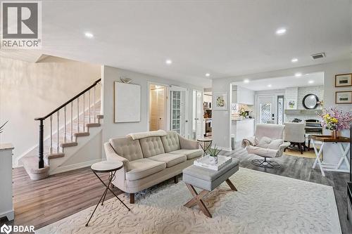 2070 Brant Street Unit# 4, Burlington, ON - Indoor Photo Showing Living Room