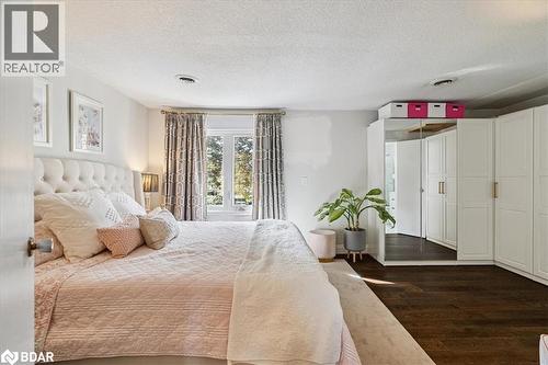 2070 Brant Street Unit# 4, Burlington, ON - Indoor Photo Showing Bedroom