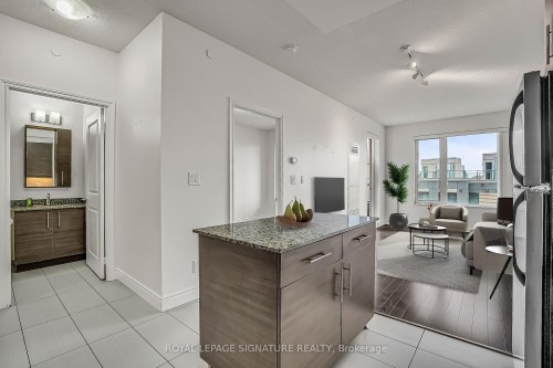 520-277 South Park Road, Markham, ON - Indoor