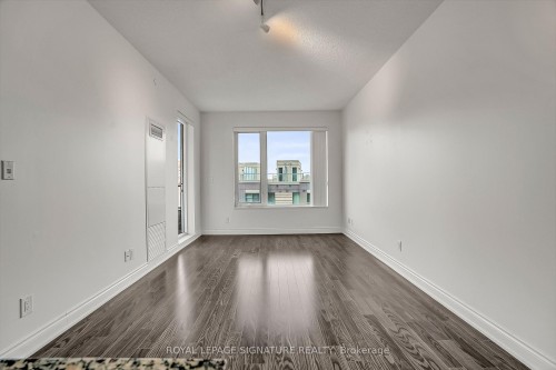 520-277 South Park Road, Markham, ON - Indoor Photo Showing Other Room