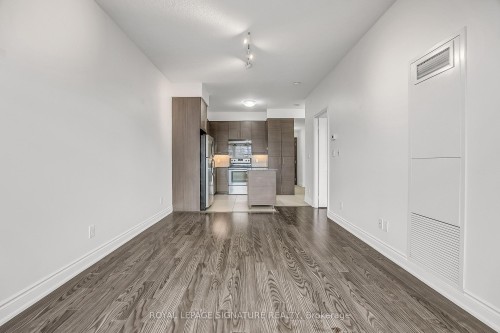 520-277 South Park Road, Markham, ON - Indoor Photo Showing Other Room