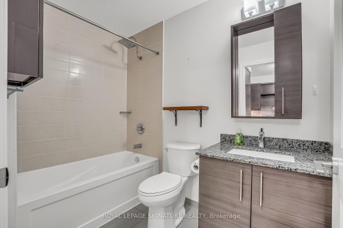 520-277 South Park Road, Markham, ON - Indoor Photo Showing Bathroom
