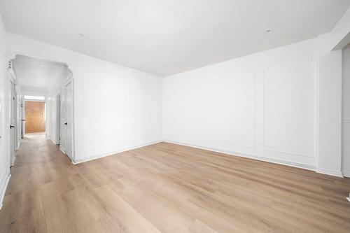 Salon - 5489 Rue St-Urbain, Montréal (Le Plateau-Mont-Royal), QC - Indoor Photo Showing Other Room