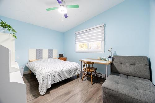 Chambre à coucher principale - 204 5E Avenue, Laval (Laval-Des-Rapides), QC - Indoor Photo Showing Bedroom