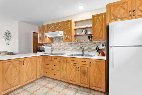 Kitchen - 7 Av. Maple Grove, Bristol, QC - Indoor Photo Showing Kitchen With Double Sink
