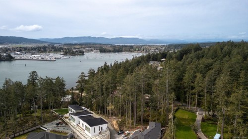 2452 Tryon Rd, North Saanich, BC 