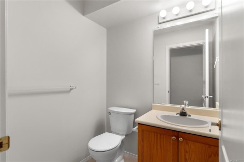 110-330 Brae Rd, Duncan, BC - Indoor Photo Showing Bathroom