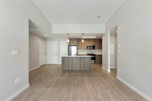 301-100 Presley Pl, View Royal, BC - Indoor Photo Showing Kitchen