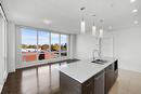 Cuisine - 306-775 Av. Plymouth, Mont-Royal, QC  - Indoor Photo Showing Kitchen With Double Sink With Upgraded Kitchen 