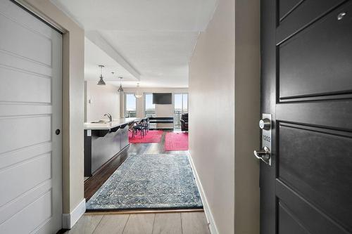 Hall d'entrée/Vestibule - 1202-639 Rue Robert-Élie, Laval (Laval-Des-Rapides), QC - Indoor Photo Showing Other Room