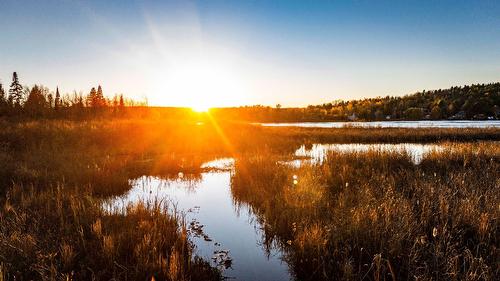 Vue sur l'eau - Ch. Du Lac, Sainte-Catherine-De-Hatley, QC 