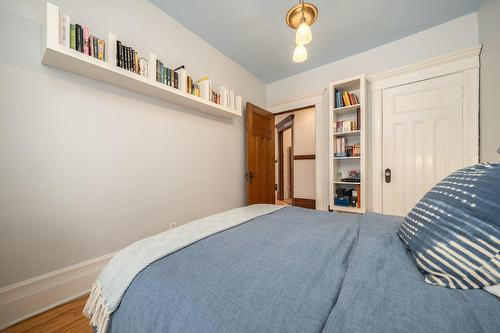 Bedroom - 3560 Av. Marcil, Montréal (Côte-Des-Neiges/Notre-Dame-De-Grâce), QC - Indoor Photo Showing Bedroom