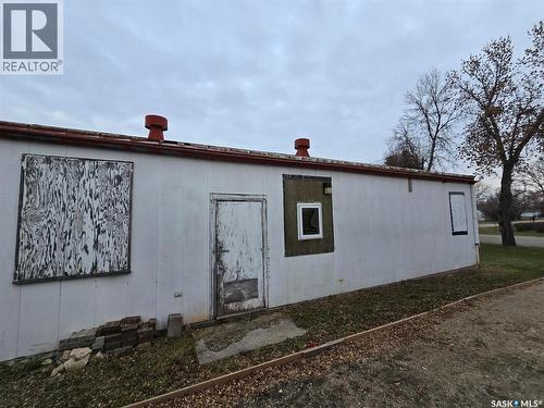 250 4Th Avenue, Broadview, SK - Outdoor