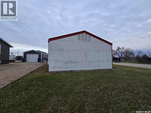 250 4Th Avenue, Broadview, SK - Outdoor