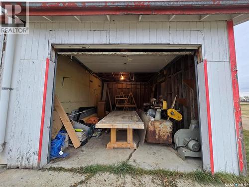 250 4Th Avenue, Broadview, SK - Indoor