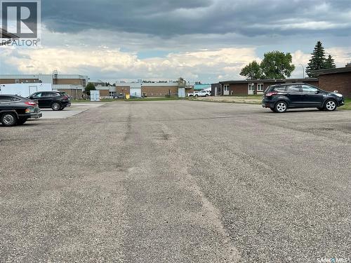 112 302 Bemister Avenue E, Melfort, SK - Outdoor