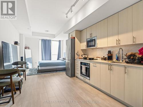 Ph20 - 2545 Simcoe Street, Oshawa, ON - Indoor Photo Showing Kitchen With Stainless Steel Kitchen