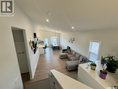 302 Pepper Place, Saskatoon, SK - Indoor Photo Showing Living Room