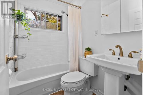 11 - 270 Beechwood Avenue, Ottawa, ON - Indoor Photo Showing Bathroom